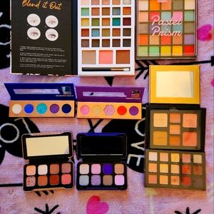 Eye shadow palettes